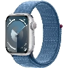 Apple Watch Series 9, 45 мм, корпус из алюминия серебристого цвета, нейлоновый ремешок цвета «ледяной синий»